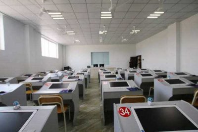 新乐驾校理论学习